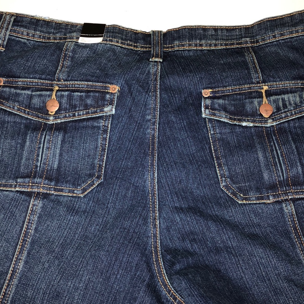 Lane Bryant Venezia Pedal pusher length - Picture 5 of 7